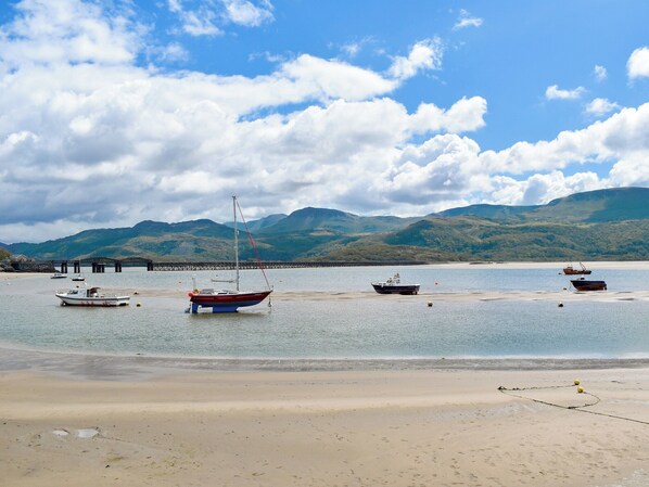Fishing - 2 bedroom accommodation in Barmouth (Barmouth)