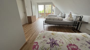 2 Schlafzimmer, Reisekinderbett, kostenloses WLAN, Bettwäsche