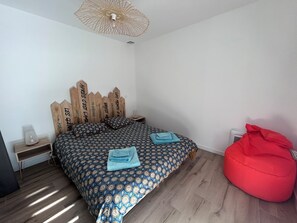 4 chambres, fer et planche à repasser, Wi-Fi gratuit, draps fournis