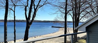 Condo in world class Leelanau Peninsula, Suttons Bay Beach Condo