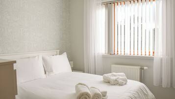 3 bedrooms, free WiFi, bed sheets