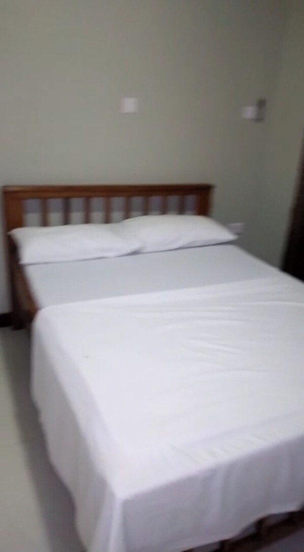 4 bedrooms, WiFi, bed sheets