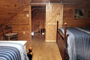 2 bedrooms, desk, free WiFi, bed sheets - Tails, Trails, & Trout River Access @ Toccoa-Currents - King - Firepit - Dog (Suches)