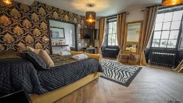 Kahden hengen signature-huone | Yksilöllisesti sisustettu, yksilöllisesti kalustettu