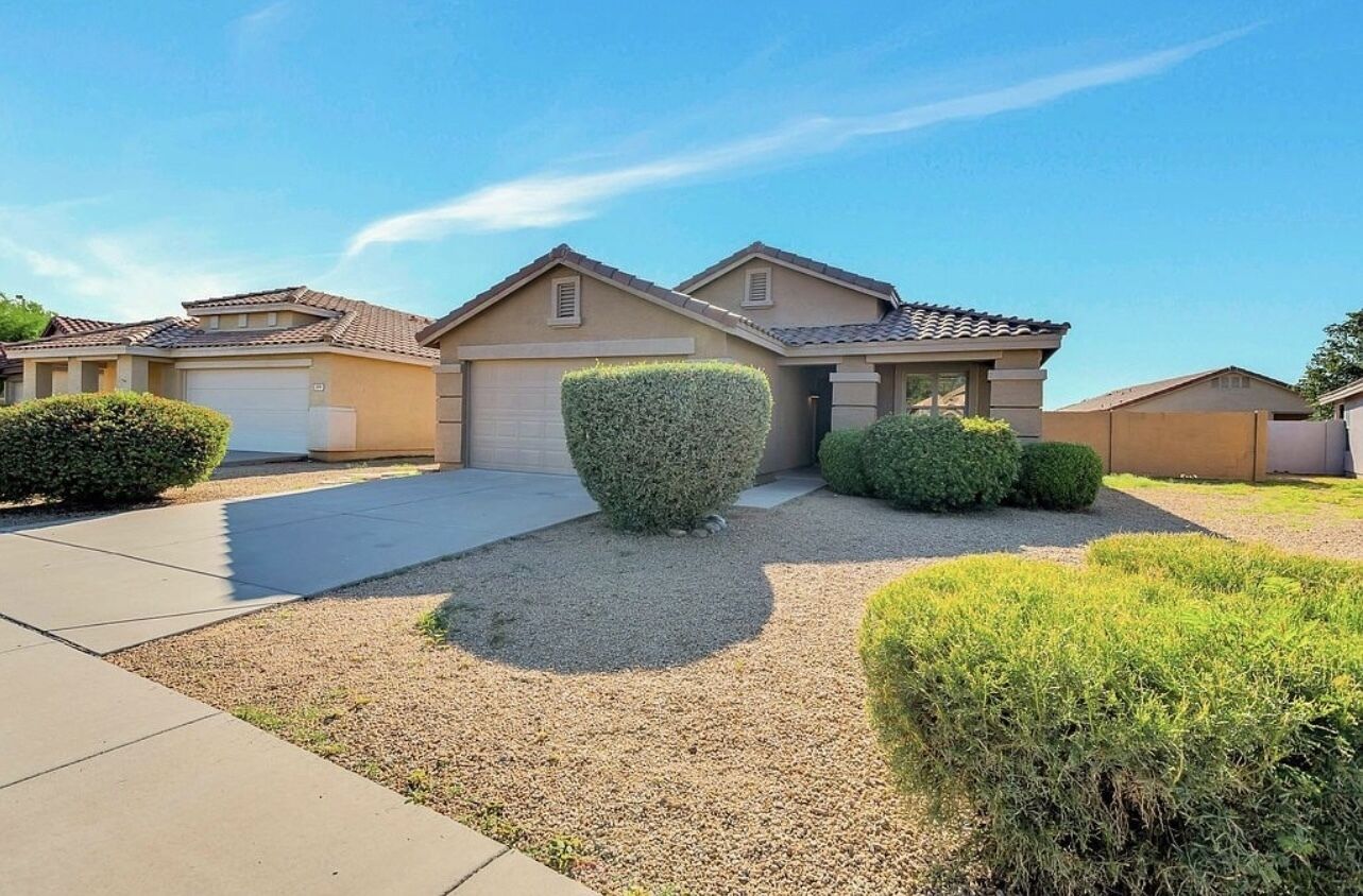Conveniently-Located Gilbert Gem