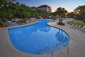 Piscine couverte, piscine extérieure