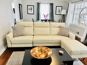 Smart TV - Posh Bungalow mins to Crossplex (Birmingham)