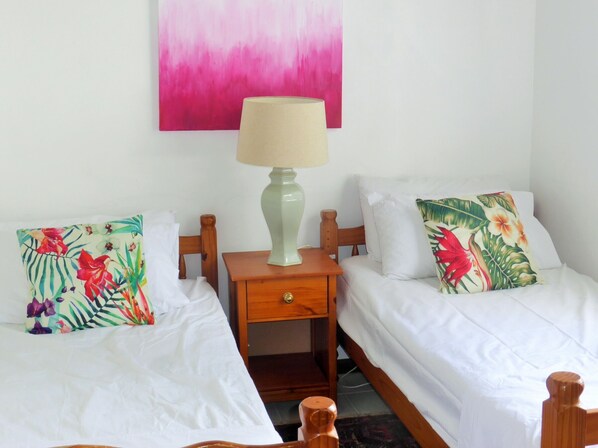 2 bedrooms, desk, iron/ironing board, WiFi