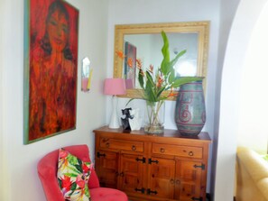 Interior - Cozy apartment in a tropical setting with art studio (Micoud)