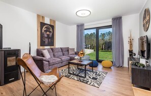 Smart-TV, Kamin, Tischfußball