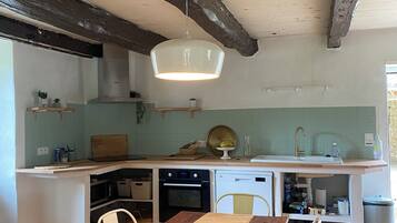 Refrigerador, microondas, parrilla de estufa y lavavajillas