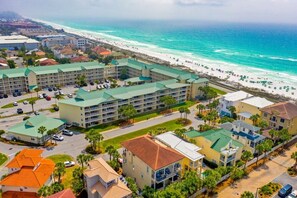 Exterior - Luxurious, Suzie Q by the Sea - Gated Maravilla Community and Private Pool (Destin)