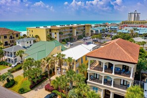 Exterior - Luxurious, Suzie Q by the Sea - Gated Maravilla Community and Private Pool (Destin)