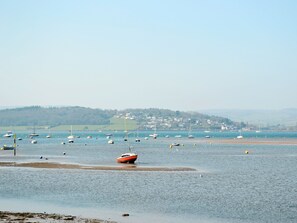 Fishing - Raleigh Cottage has been newly renovated in 2023 offering three bedrooms. (Exmouth)