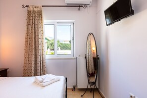 2 bedrooms, desk, soundproofing, iron/ironing board