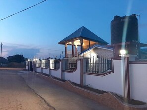 Exterior - MAXJEN HAVEN GUEST HOUSE (Kasoa)