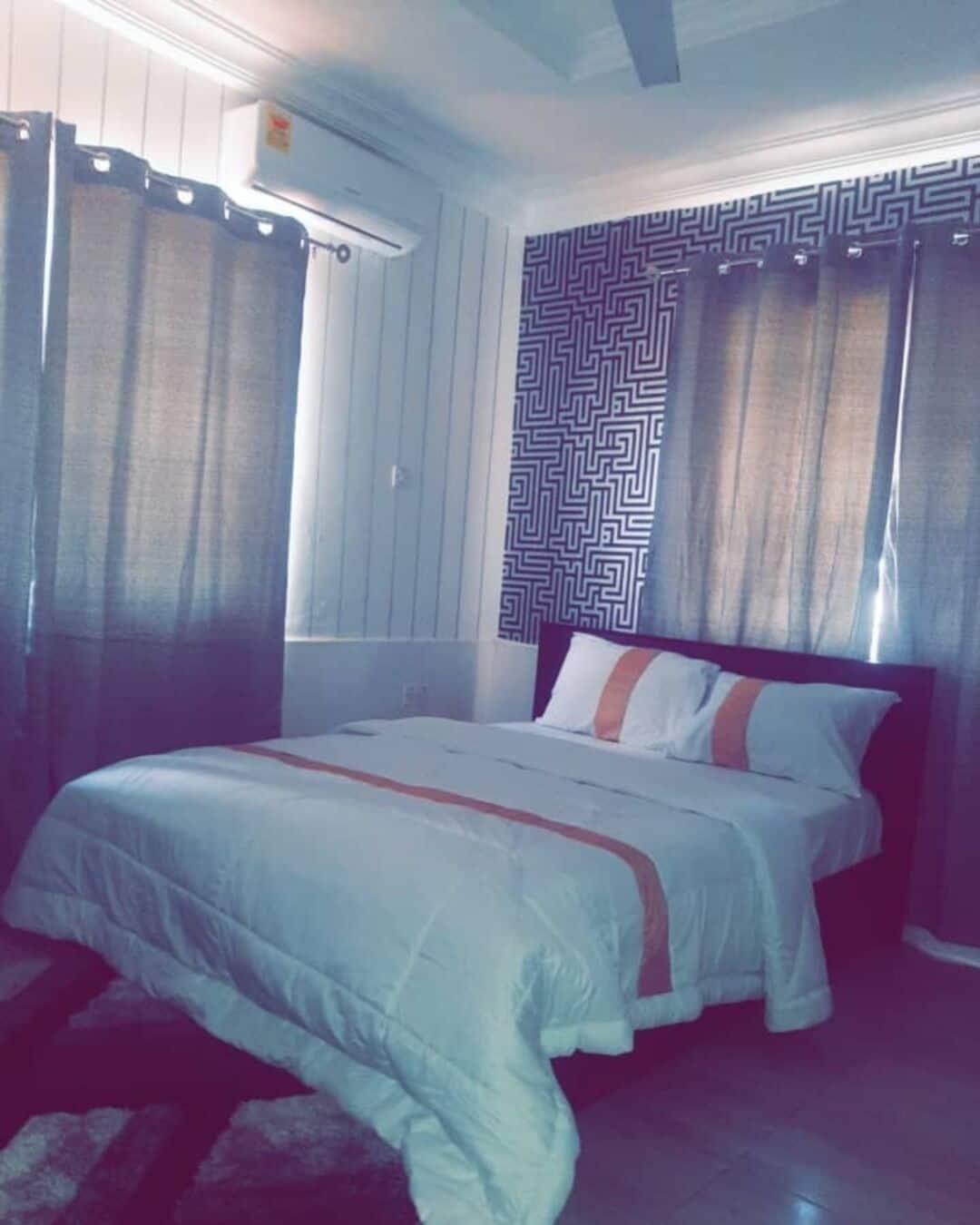 舒適雙人房單人入住 | 高級寢具、記憶床墊、獨特裝潢、布置獨特