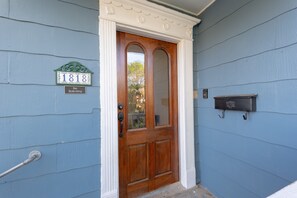 تفاصيل الفندق من الخارج