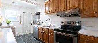 Cozy Midtown cottage, 2.5 miles from Masters