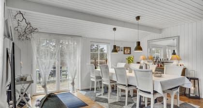 Beautiful home in Højby with WiFi