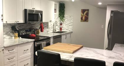 Loyalist Bird House (park pass & close to horse ranch) - ST-2022-0121