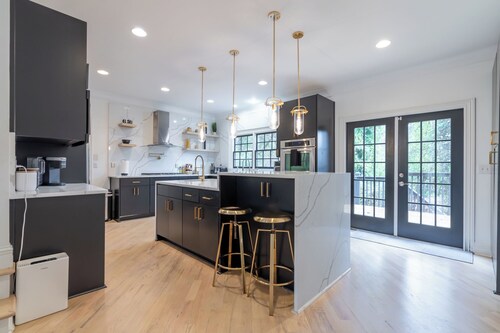 Luxury 6 Br 5 Ba For Groups in Buckhead Atlanta, close to everything you need!!