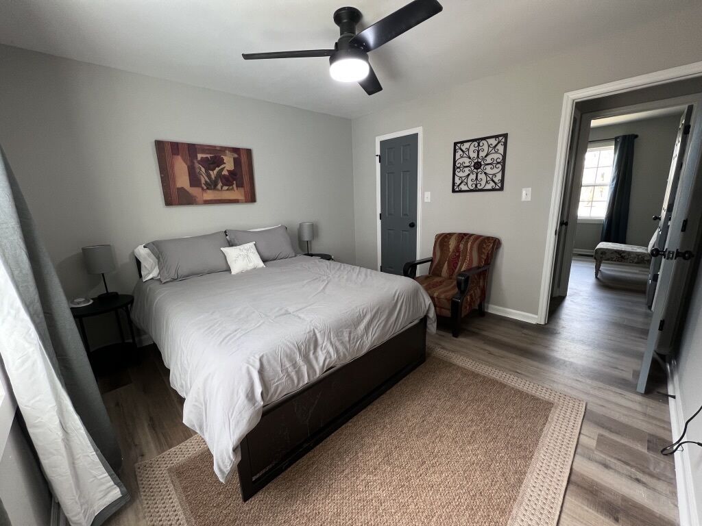 3 bedrooms, travel cot, free WiFi, bed sheets