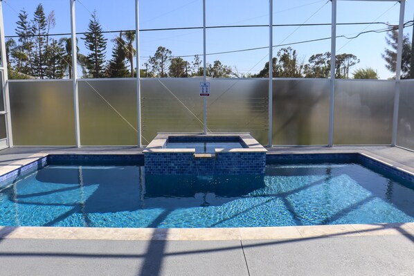 A heated pool - HOT TUB, HEATED POOL AND WALKING DISTANCE TO MINERAL SPRINGS (North Port)