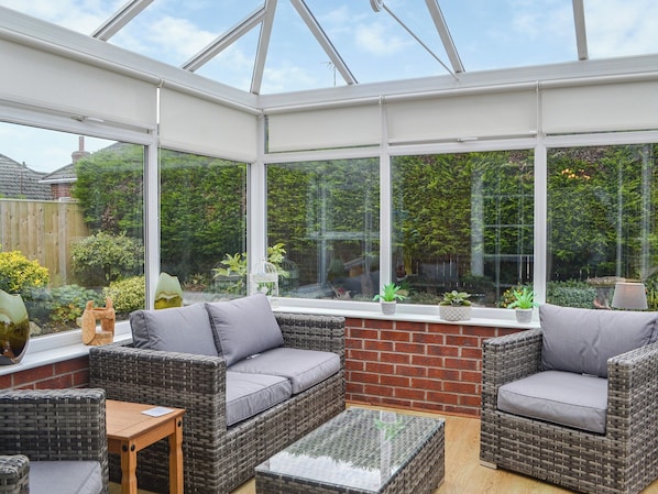 Living area - 2 bedroom accommodation in Bridlington (Bridlington)