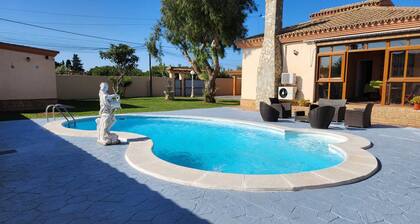 Villa los Almonds.