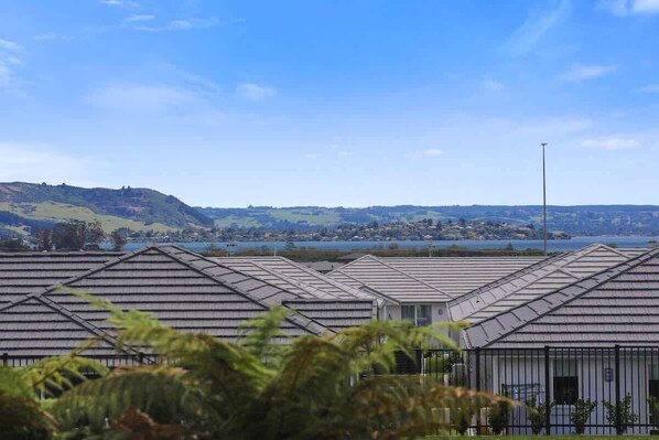 Exterior - Be Rude Not To - Walk to Redwoods, Sleeps 7 (Rotorua)