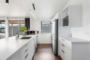 Fridge, microwave, oven, stovetop - Be Rude Not To | Ride to the Redwoods Forest (Rotorua)