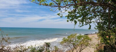 Spacious water-front house with amazing view and access to the ocean.