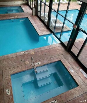 Piscina coperta, piscina all'aperto