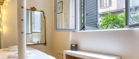 1 soverom, strykejern/-brett, wi-fi (inkludert) og sengetøy