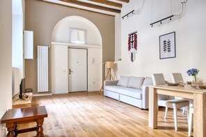 TV - Hostmate - Milano - Farini's Loft - Garibaldi (Milano)