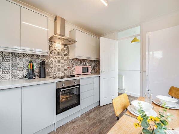 Dishwasher, highchair