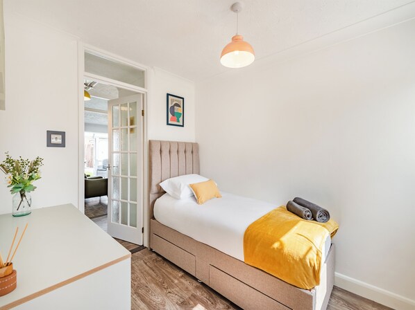 2 habitaciones, wifi gratis y ropa de cama