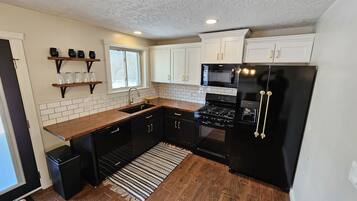 KylskÄp, mikrovÄgsugn, ugn och spishÀll