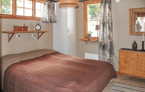 4 bedrooms, free WiFi