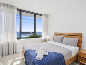 3 bedrooms, iron/ironing board, free WiFi, bed sheets - 3 Bedroom Luxurious Palm Beach Penthouse! (Gold Coast)