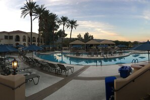 حمّام سباحة خارجي، حمّام سباحة مُدفَّأ