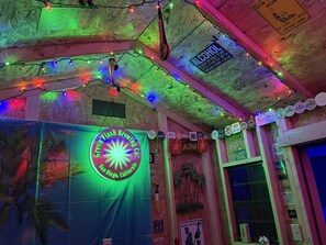 Interior - Family Fun - 2 blocks from everything! (Arnolds Park)
