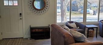 Family Fun - 2 blocks from everything!