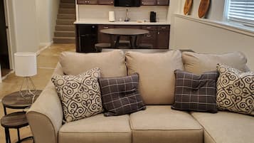 Una Smart TV, una chimenea