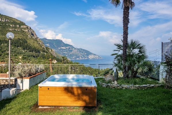 Idromassaggio all'aperto