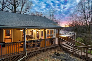 Exterior - Dolly Game Room|Secluded Escape|Fire Table|Hot Tub (Sevierville)