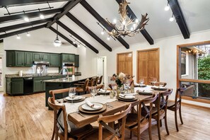 Dining - Dolly Game Room|Secluded Escape|Fire Table|Hot Tub (Sevierville)