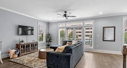 Luxe 4 Story Townhouse w/Elevator, Garage