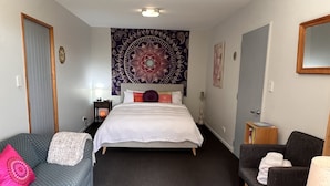 2 bedrooms, desk, iron/ironing board, free WiFi - 1 Bedroom Peaceful Space used for Wellness Retreats (Diamond Harbour)